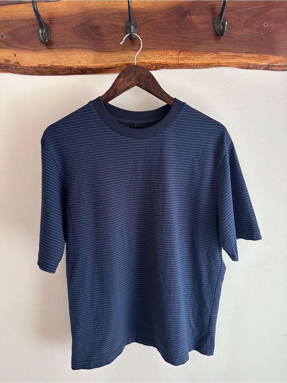 Uniqlo Navy Thin-Stripe Crewneck Tee 100% cotton basic tee